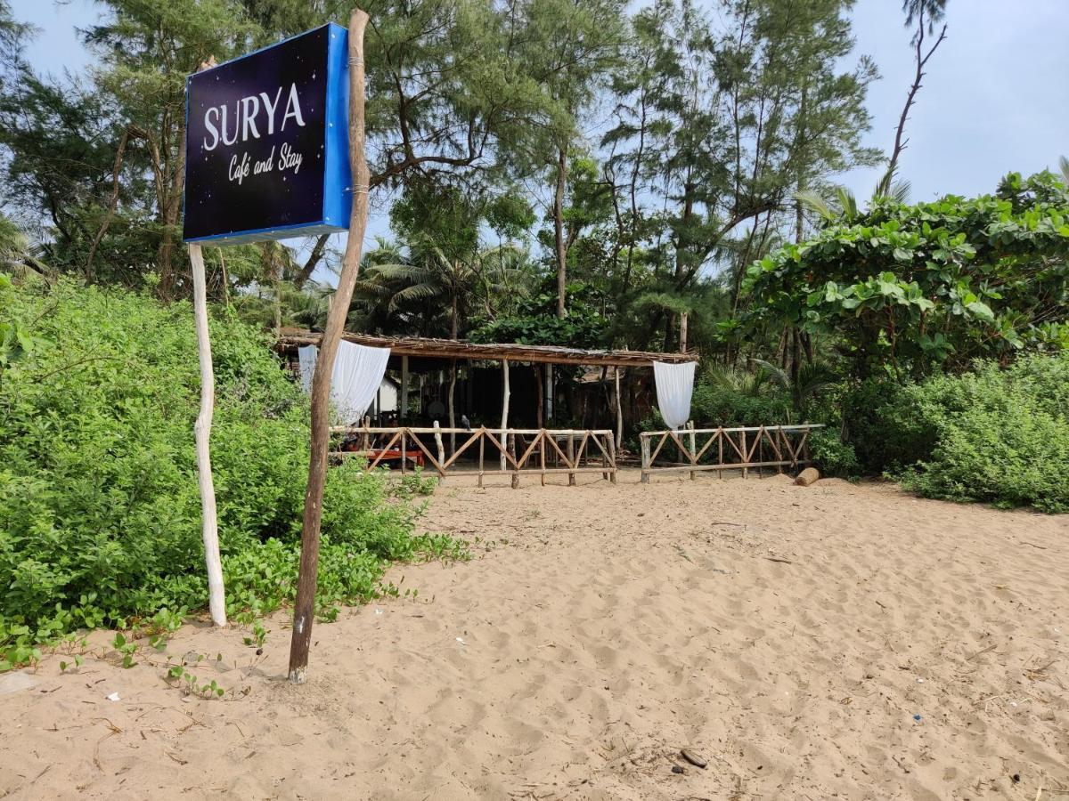 Surya Beach Cafe And Stay ゴカルナ エクステリア 写真